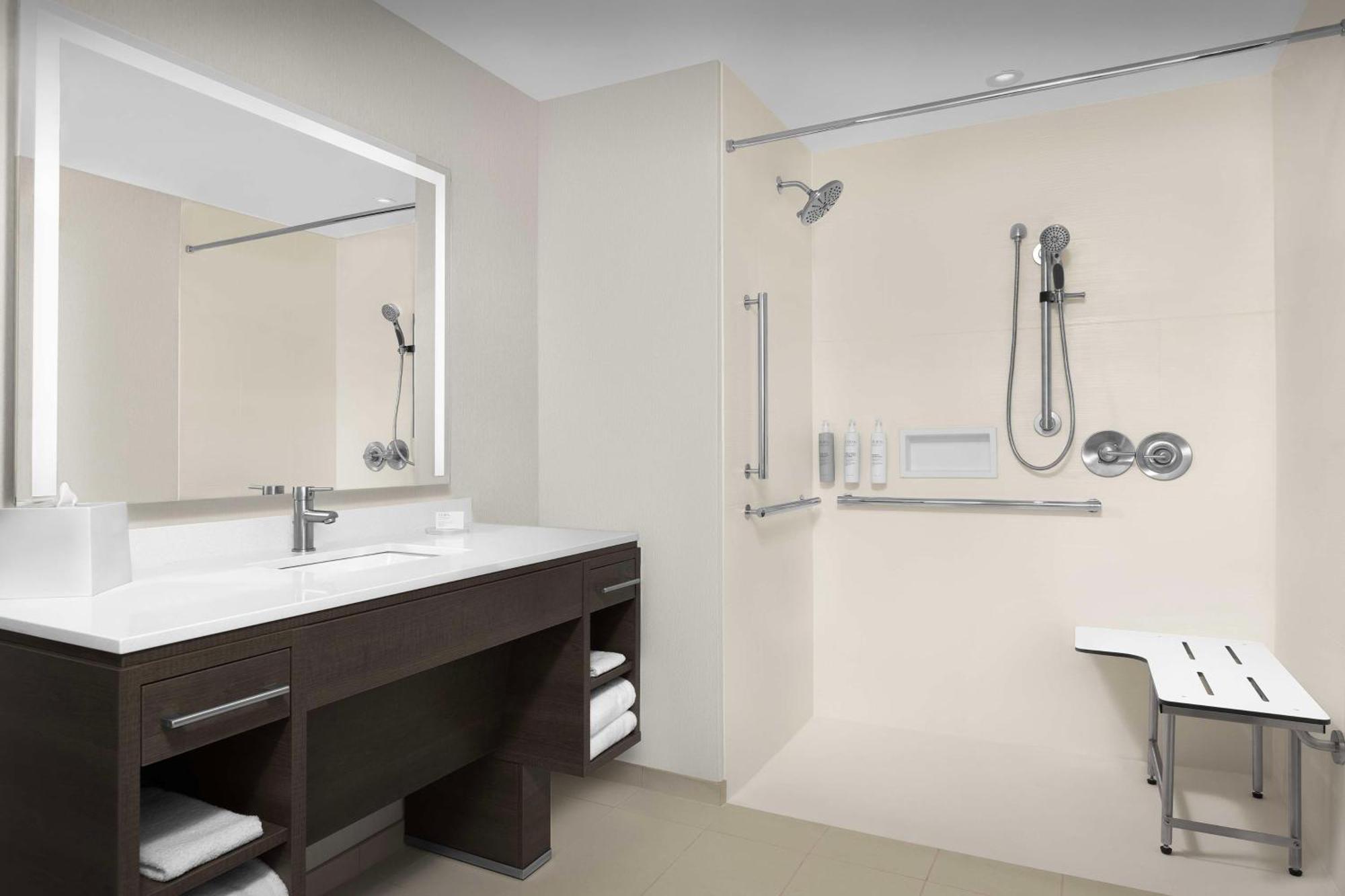 Home2 Suites By Hilton フォールズ・チャーチ エクステリア 写真